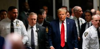 Foto: Donald Trump ante los tribunales de Nueva York /cortesía