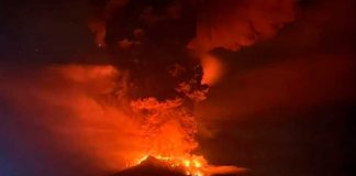 Evacuados por erupción de volcán en Indonesia