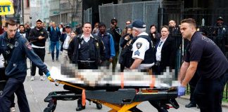 Foto: Hombre se incendia frente al tribunal del juicio de Donald Trump en Estados Unidos/Cortesía