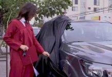 ¡Clase regalo! Padres obsequian camioneta a su hija por su graduación Recibe una camioneta como regalo de graduación