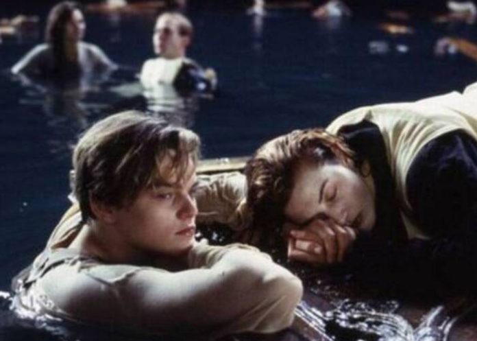 2 Por una enorme cantidad subastan puerta donde Rose se salvó en Titanic