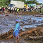 Desgracia en Kenia: 45 personas murieron al romperse una represa Más de 40 muertos en Kenia tras la ruptura de una represa
