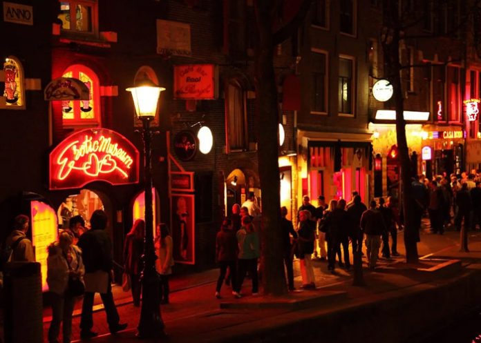 Le quitan la vida a un hombre en un prostíbulo de Ecuador