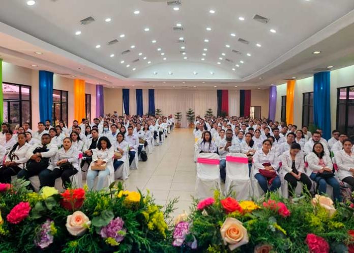 3 Inician estudios de especialidades médico-quirúrgicas 210 médicos residentes en Nicaragua