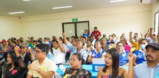 Familias de Nueva Guinea participaron en el Congreso 45/19 
