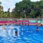 Familias nicaragüenses disfrutan de los balnearios de Xiloá y Xilonem para refrescarse