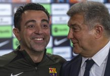 Xavi renueva con el Barcelona por su mejora en el juego