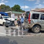 Velocidad y daños materiales: Crónica de otro accidente en Managua Foto: Accidente en el barrio San Judas, Managua / TN8