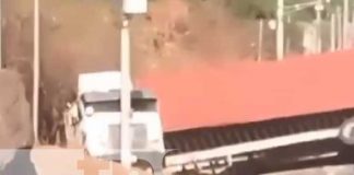Foto: Impresionante maniobra de un cabezal en la Cuesta El Plomo, Managua / TN8