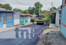 Foto: Reparación de calles en el barrio Tierra Prometida, en Managua / TN8