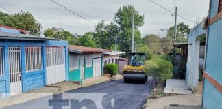 Foto: Reparación de calles en el barrio Tierra Prometida, en Managua / TN8