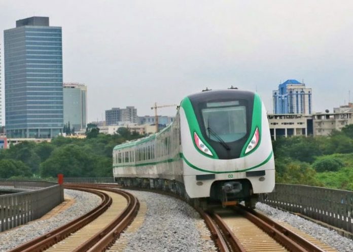 Foto: Ferrocarril en una provincia de China (imagen de referencia)