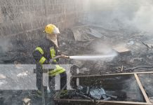 Foto: Fuerte incendio en una vivienda de Managua / TN8