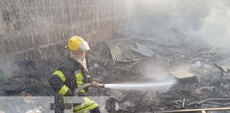 Foto: Fuerte incendio en una vivienda de Managua / TN8
