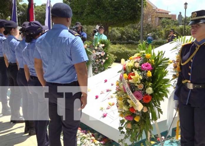 Foto: Homenaje de la Policía Nacional al Comandante Tomás Borge / TN8