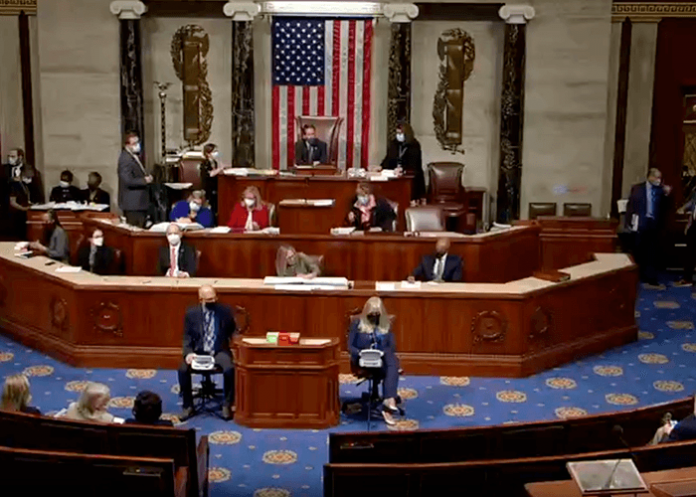 Arremete contra el líder de la Cámara de Representantes: 