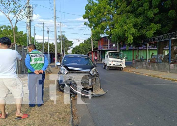Foto: Choque con taxi y camión en Managua / TN8