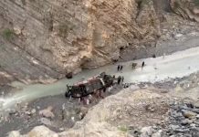 Tragedia en Pakistán: Autobús cae a un abismo dejando 20 muertos 20 muertos en accidente de bus en Pakistán