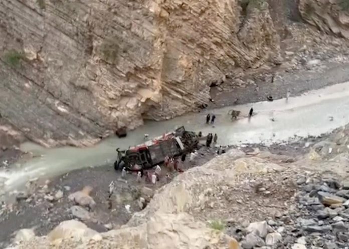 1 20 muertos en accidente de bus en Pakistán
