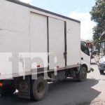 Choque entre carro y camión deja a una mujer herida en el barrio 19 de julio en Managua Choque entre carro y camión deja a una mujer herida en el barrio 19 de julio en Managua