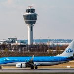 ¡Aterrador! trabajador muere succionado por el motor de un avión Foto: Trágica muerte de un trabajador /cortesía