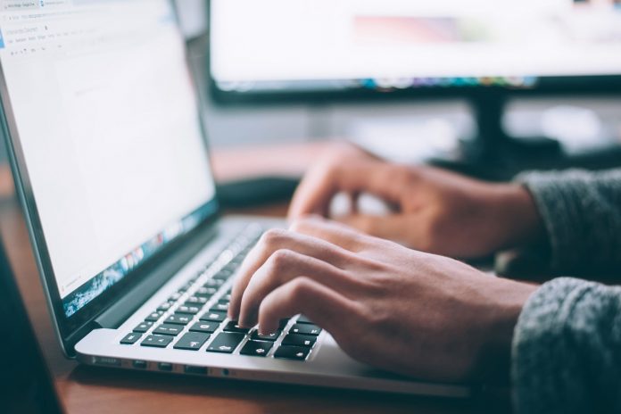 Foto: ¡En shock! Compra fotos sensuales en OnlyFans y descubre que eran de su hija/ Cortesía Foto: ¡En shock! Compra fotos sensuales en OnlyFans y descubre que eran de su hija/ Cortesía