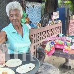 Con canasto de verduras en la cabeza, ejemplar madre salió adelante Hija agradece el coraje, la fuerza y la determinación de su madre.
