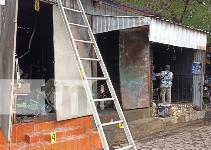 Foto: Radiotécnico se lleva el susto de su vida, por incendio en su local en Masaya/TN8