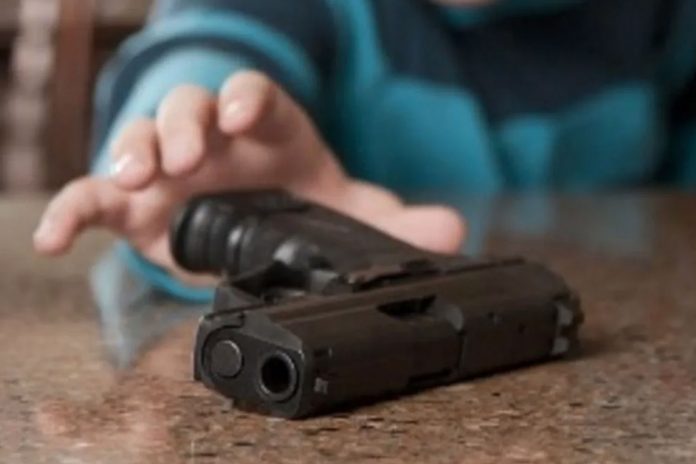 1 Niño de 2 años se disparó con un arma accidentalmente en Florida, Estados Unidos