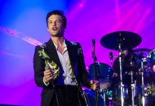 Foto:"Mr. Brightside" de The Killers rompe un récord en el Reino Unido al superar a Oasis/Cortesía