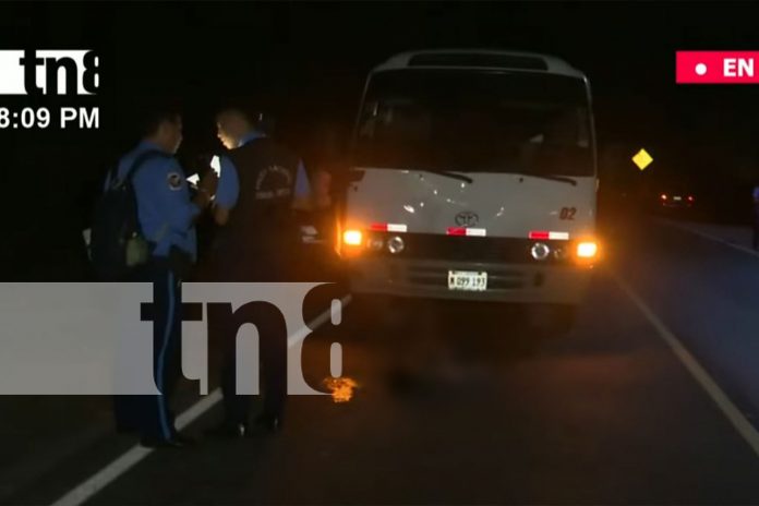 1 Hombre de identidad desconocida muere tras ser impactado por un microbús en Tipitapa