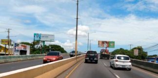 Mujer provoca accidente en carretera norte, Managua al invadir carril de motociclista