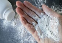 Confirman que el uso de talco en tus partes íntimas provoca cáncer de ovario Este producto de higiene se asocia con cáncer de ovario