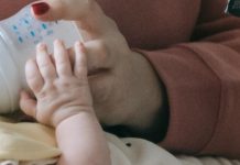 En estado de coma etílico está un bebé en Italia, su abuela le dio vino por error En estado de coma etílico está un bebé en Italia, su abuela le dio vino por error