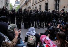 Estudiantes antisionistas son desalojados por la policía en París Foto: Tensión en París /cortesía