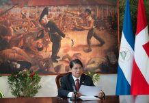 Canciller de Nicaragua recibe copias de estilo del Embajador de Dinamarca Foto: Canciller de Nicaragua recibe copias de estilo del Embajador de Dinamarca