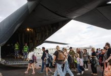 Foto:Francia comienza a evacuar turistas tras varios días de disturbios / Cortesía