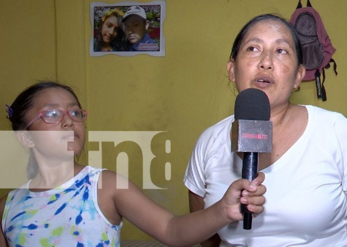 2 Foto: Niña con Lupus agradece el amor de su madre, quien también enfrenta la enfermedad / TN8