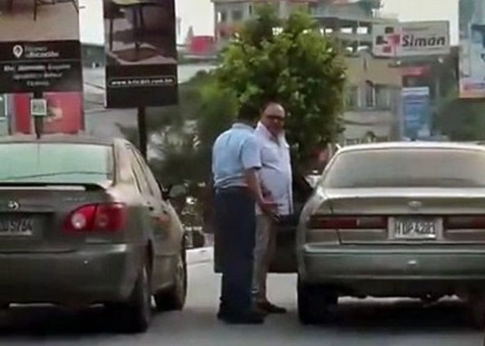 Conductores se dan puñetazos y patadas Honduras