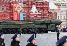 Desfile militar en Moscú por el aniversario del Día de la Victoria