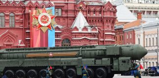 Desfile militar en Moscú por el aniversario del Día de la Victoria
