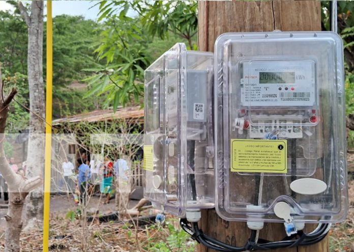 2 Foto: Felicidad en comunidad de San Ramón al recibir proyecto de energía eléctrica / TN8