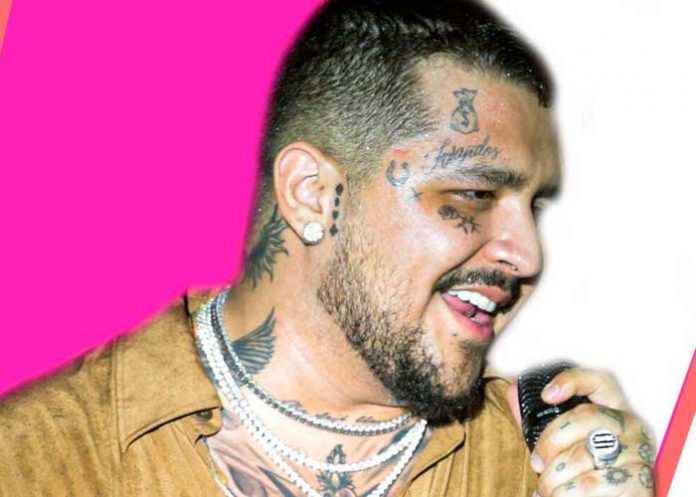 2 Nodal se arrepiente de reemplazar sus dientes por diamantes y asegura fue una estupidez