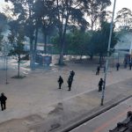 Antimotines se toman la Universidad Nacional de Bogotá Colombia Foto: Bloqueo en Universidad de Bogotá Colombia /cortesía