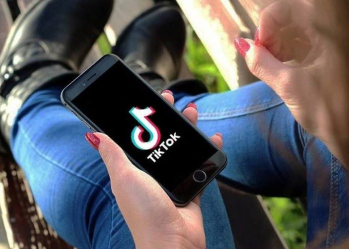 Joven casi se ahoga por hacer un reto en TikTok
