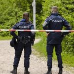 Hombre desnudo mata a una mujer en Suiza