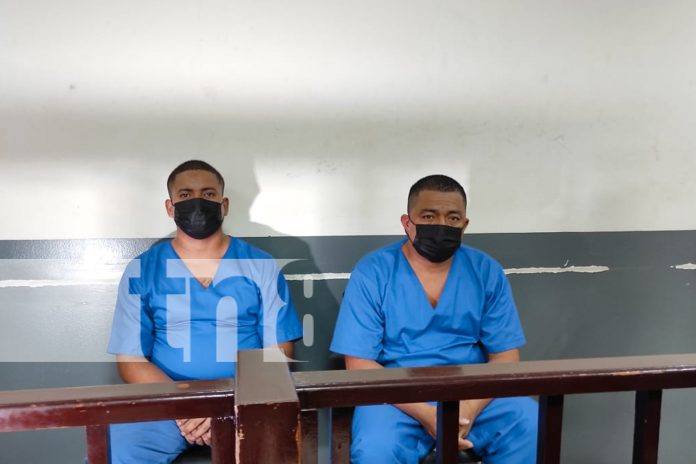 Foto: Con la droga en los bolsillos: Sujetos enfrentan la ley por tráfico de estupefacientes  / TN8 Con la droga en los bolsillos: Sujetos enfrentan la ley por tráfico de estupefacientes