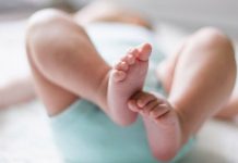 Joven de 15 años intentó asfixiar a su bebé de 4 meses «No soportó el llanto» Adolescente de 15 años intenta asfixiar a su bebé de 4 meses