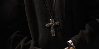 Sentencian a un sacerdote de Argentina