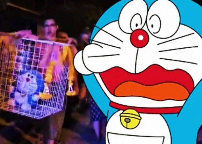 Tailandia invoca la lluvia con un Doraemon de peluche